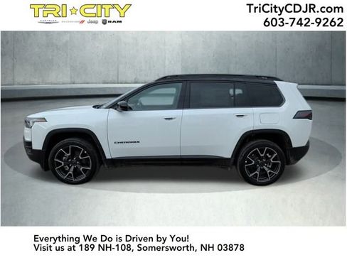 New 2026 Jeep Cherokee Overland w/ Trailer Tow Group image 2
