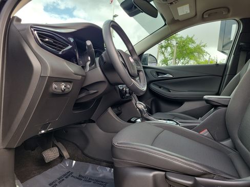Used 2023 Buick Encore GX Preferred FWD image 11