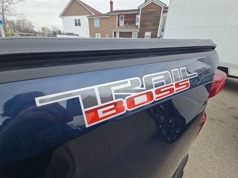 Used 2021 Chevrolet Silverado 1500 LT Trail Boss w/ Convenience Package II AWD/4WD image 29