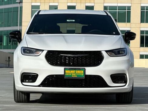 New 2026 Chrysler Pacifica Select image 6