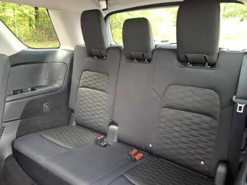 Used 2025 Nissan Pathfinder SV AWD/4WD image 20