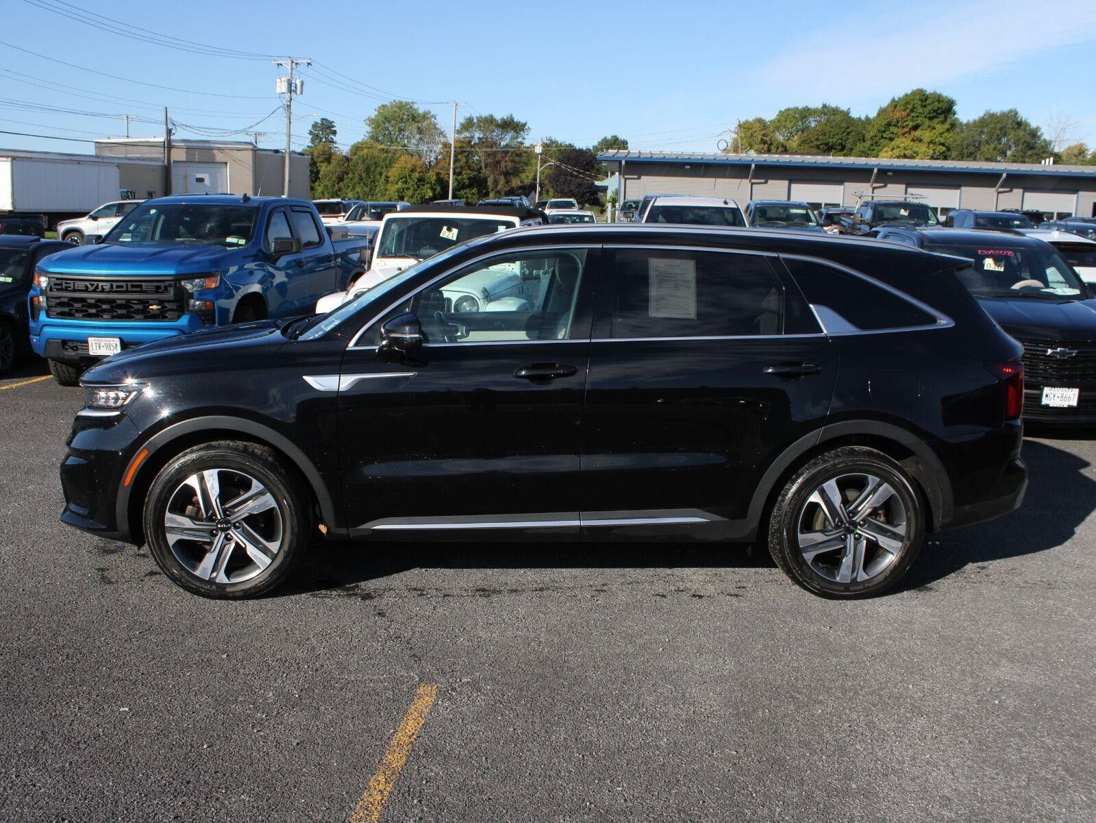 Used 2023 Kia Sorento SX Prestige w/ Panoramic Sunroof Package AWD/4WD image 5