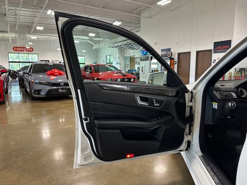 Used 2014 Mercedes-Benz E 350 Sedan image 10