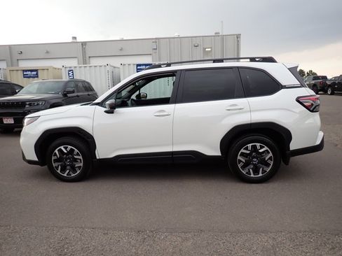 Certified 2026 Subaru Forester Premium w/ Base/Premium Package AWD/4WD image 2