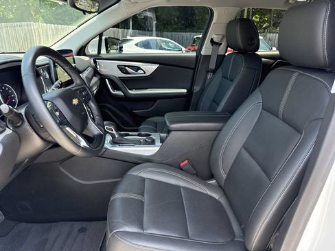 Used 2024 Chevrolet Blazer LT w/ Sound & Technology Package FWD image 9