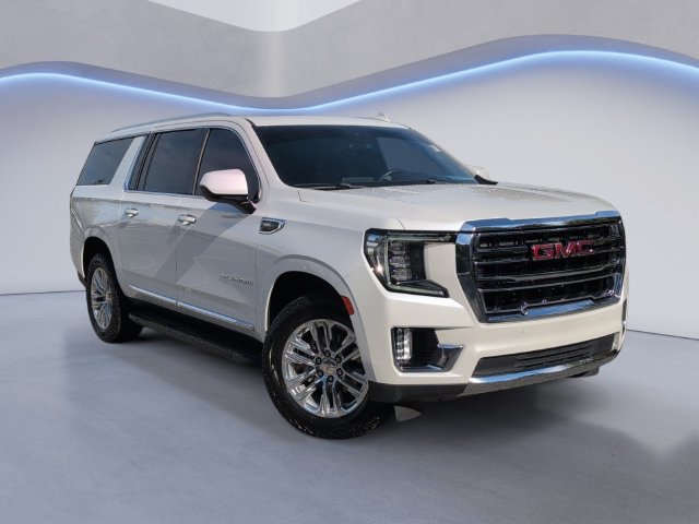 Used 2023 GMC Yukon XL SLT AWD/4WD image 2