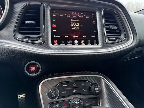 Used 2016 Dodge Challenger SRT Hellcat image 10