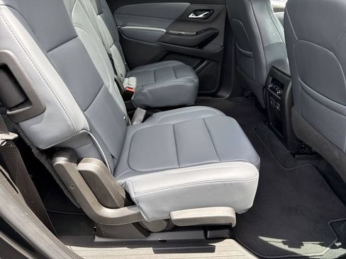 Used 2021 Chevrolet Traverse LT w/ LT Premium Package FWD image 15