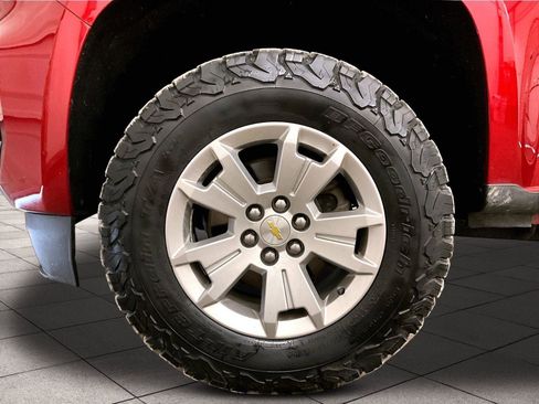 Used 2021 Chevrolet Colorado LT AWD/4WD image 8