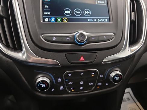 Used 2019 Chevrolet Equinox LT image 20