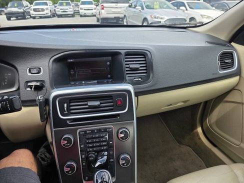 Used 2014 Volvo S60 T5 FWD image 16