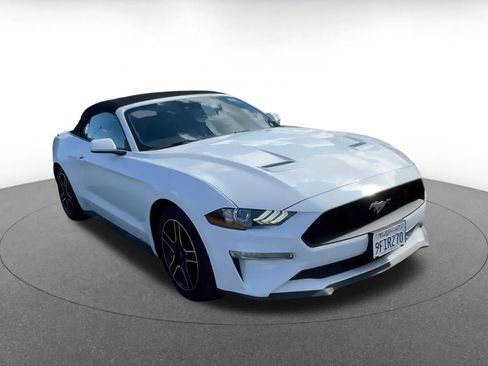 Used 2023 Ford Mustang Premium image 3