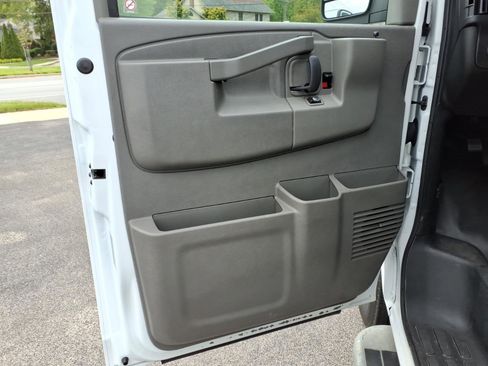 Used 2024 GMC Savana 2500 w/ Driver Convenience Package RWD image 11