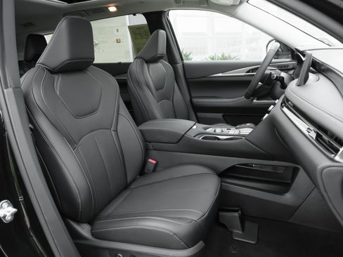 Certified 2026 INFINITI QX60 Luxe w/ Cargo Package FWD image 39
