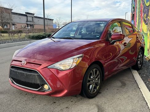 Used 2019 Toyota Yaris LE image 7