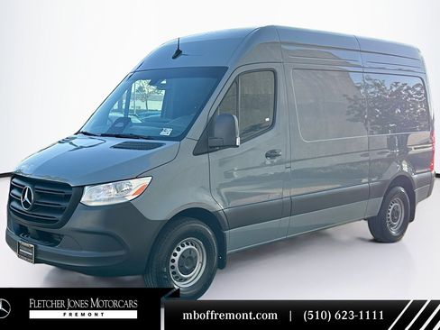Used 2025 Mercedes-Benz Sprinter 2500 image 1