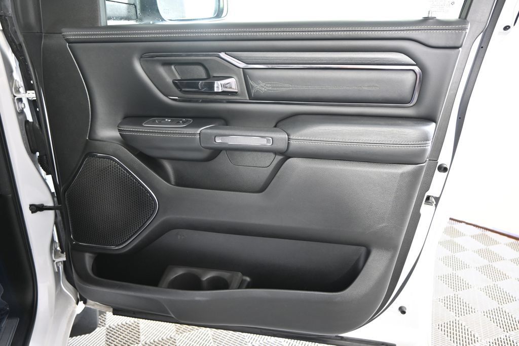 Used 2022 RAM 1500 Limited w/ Body-Colour Bumper Group AWD/4WD image 13