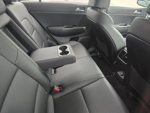 Used 2022 Kia Sportage Nightfall Edition FWD image 11