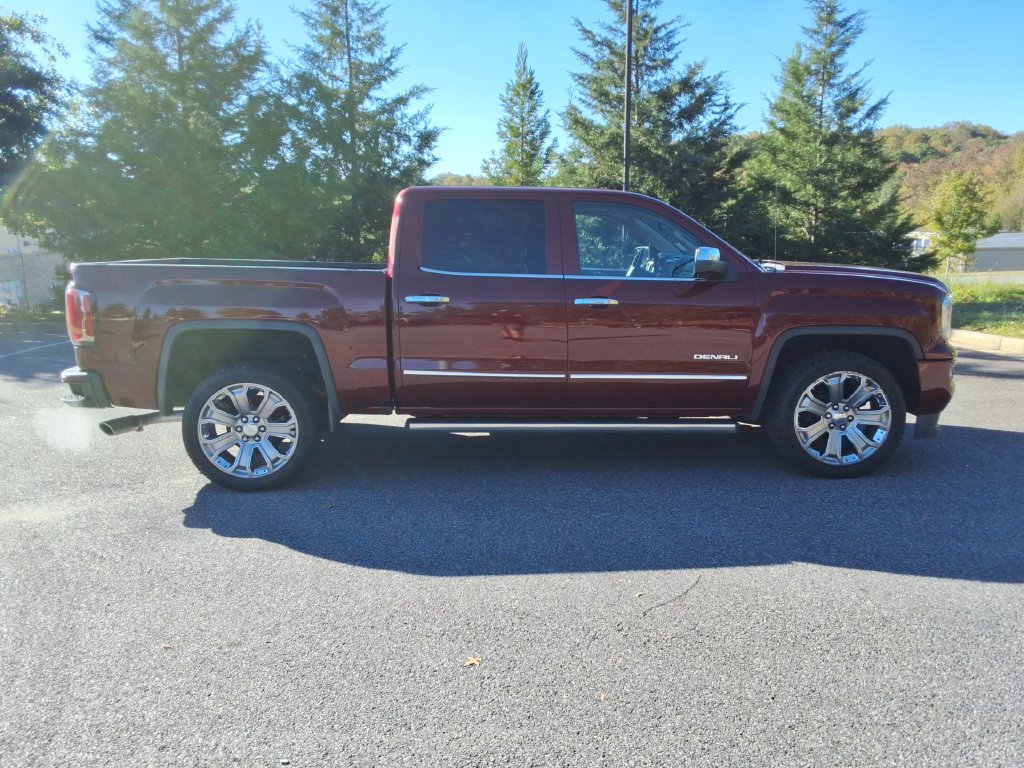 Certified 2017 GMC Sierra 1500 Denali w/ Denali Ultimate Package AWD/4WD image 4