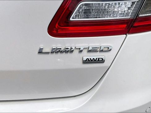 Used 2019 Ford Taurus Limited AWD/4WD image 31