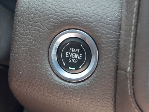 Used 2023 GMC Yukon XL Denali AWD/4WD image 23