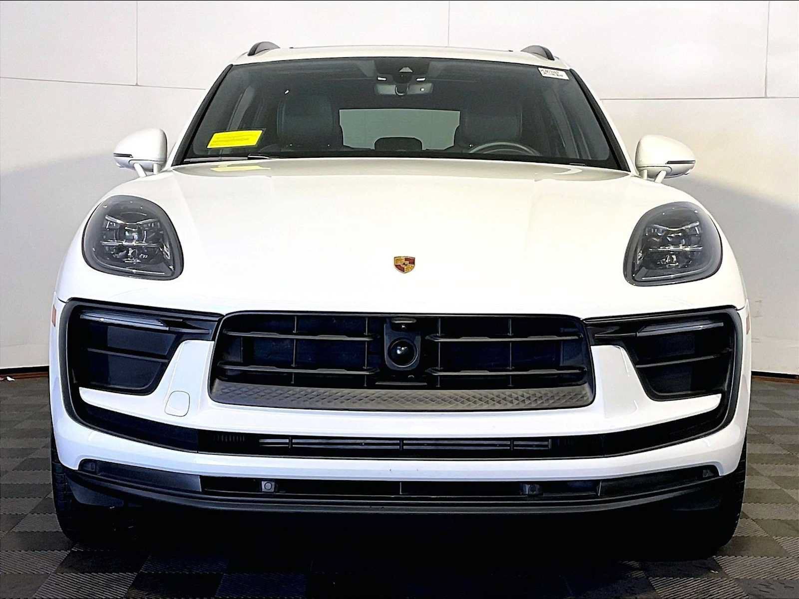 Certified 2023 Porsche Macan AWD/4WD image 10
