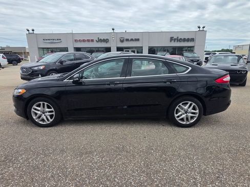 Used 2016 Ford Fusion SE w/ Equipment Group 202A FWD image 9