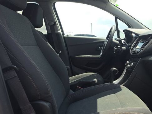 Used 2019 Chevrolet Trax LS w/ Tint and Cruise Package AWD/4WD image 31