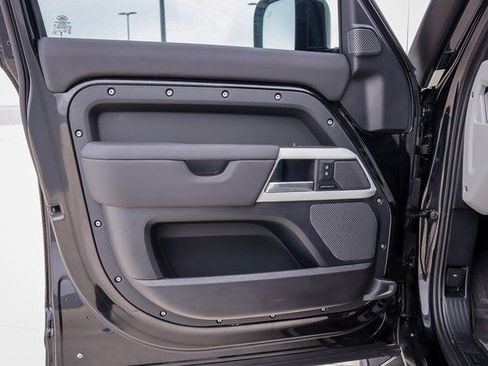 Used 2024 Land Rover Defender 110 S image 24