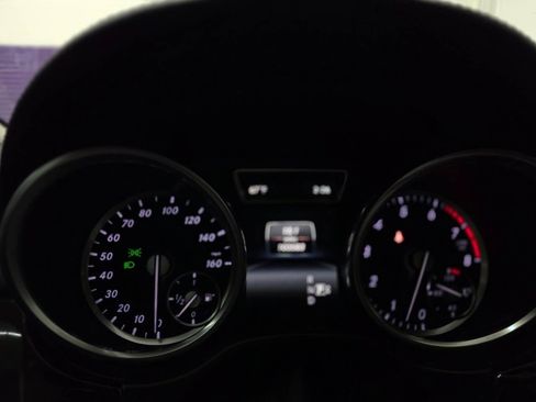 Used 2016 Mercedes-Benz GL 450 4MATIC w/ Premium I Package image 17