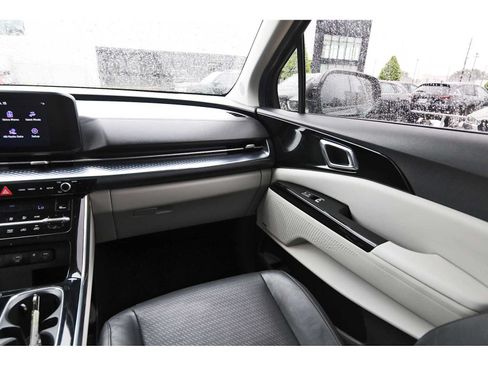 Used 2023 Kia Carnival SX Prestige FWD image 8
