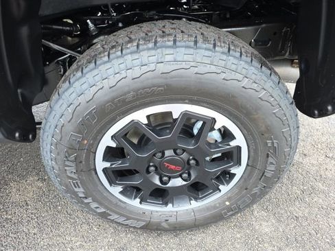 New 2025 Toyota Tacoma TRD Off-Road image 6