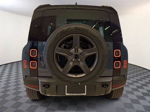 New 2026 Land Rover Defender 110 X-Dynamic SE image 5