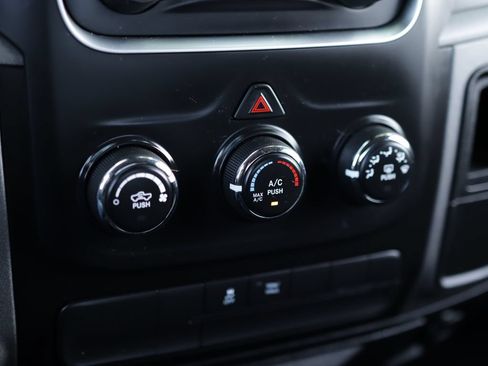 Used 2018 RAM 1500 Express AWD/4WD image 15