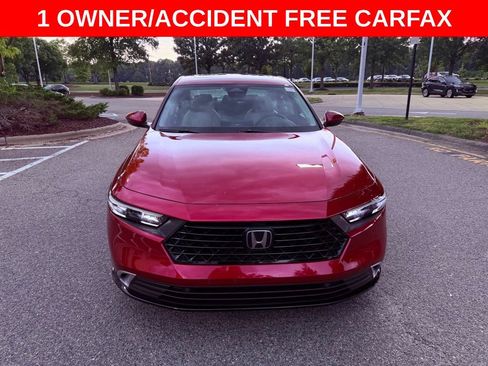 Used 2025 Honda Accord Touring image 2
