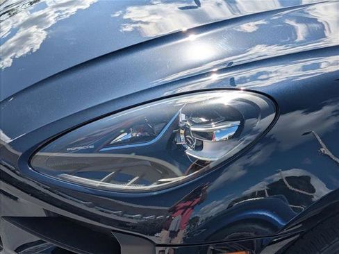 Used 2020 Porsche Macan image 17