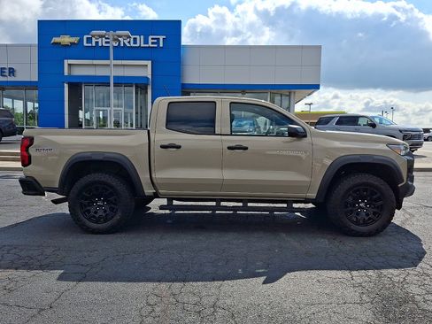 Certified 2024 Chevrolet Colorado Trail Boss w/ Advanced Trailering Package AWD/4WD image 7