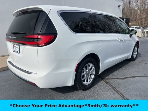 Certified 2023 Chrysler Pacifica Touring-L image 3