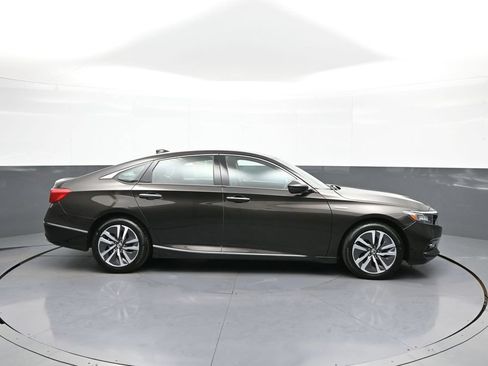 Used 2018 Honda Accord Touring image 5
