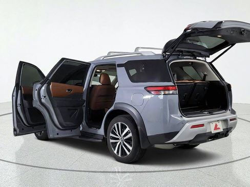 Used 2024 Nissan Pathfinder Platinum w/ Lighting Package (N93) AWD/4WD image 12