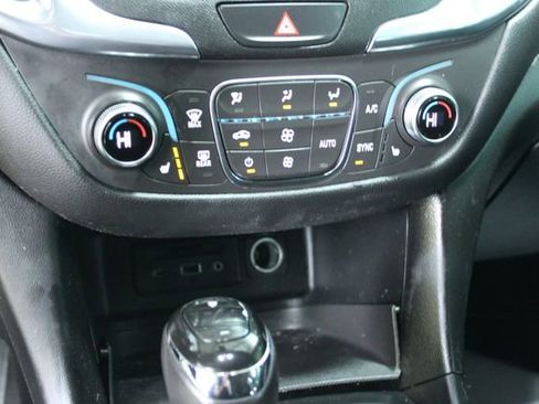 Used 2019 Chevrolet Equinox LT image 18