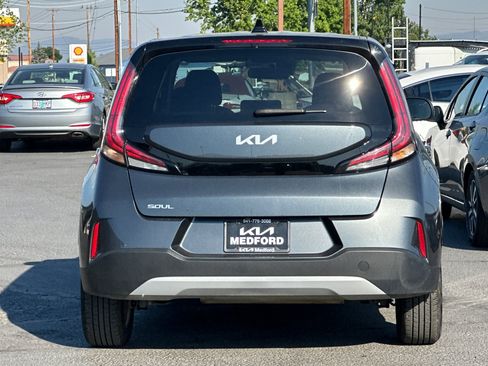 Used 2024 Kia Soul LX w/ Option Group 015 FWD image 5