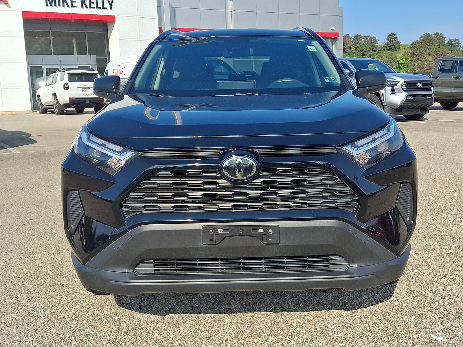 Used 2025 Toyota RAV4 LE AWD/4WD image 2
