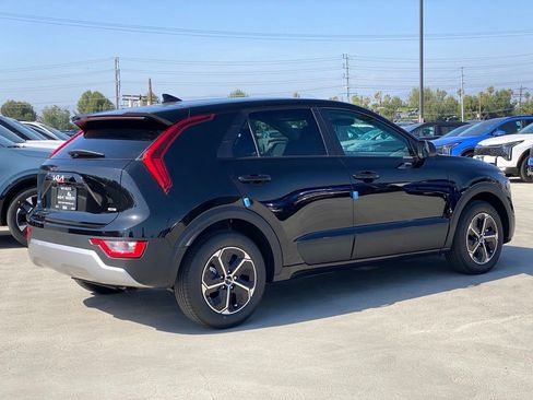 New 2026 Kia Niro LX FWD image 3