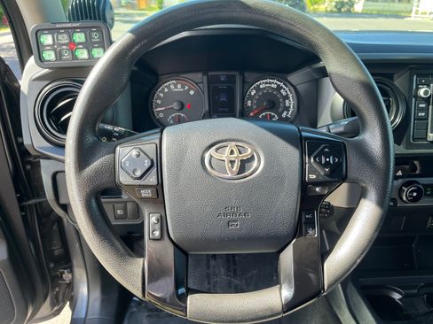 Used 2018 Toyota Tacoma SR w/ SR Convenience Package RWD image 12