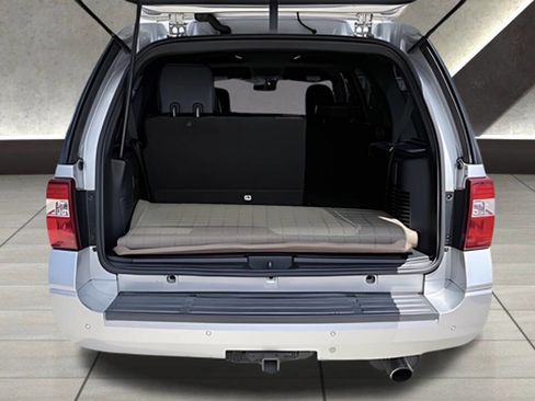 Used 2017 Ford Expedition Limited RWD image 18