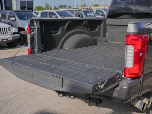 Used 2017 Ford F250 Platinum w/ Platinum Ultimate Package image 11