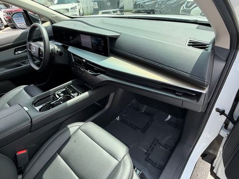 Certified 2025 Nissan Murano SL w/ Cargo Package AWD/4WD image 19