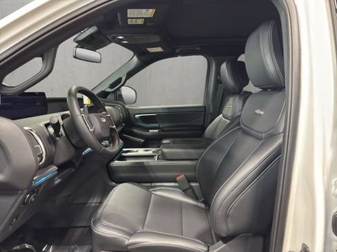 New 2027 Ford Expedition Max Platinum w/ Stealth Performance Package AWD/4WD image 2