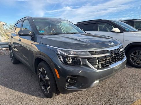 Used 2024 Kia Seltos EX AWD/4WD image 2